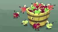 Apples in the bucket coming to life S9E23
