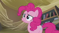 Pinkie looking S5E8