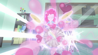 Pinkie makes a magic burst of balloons EG3