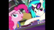 Pinkie with DJ Pon-3 S4E21