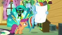 Rainbow looks at Scootaloo's poster S8E20