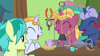 Students cheering in Dr. Hooves' class S9E20