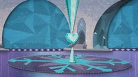 The Crystal Heart on its pedestal BFHHS5.png (1.08 MB)