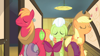 The other Apples in front of CMC S4E17