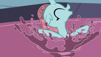 Ocellus in a pool of holiday punch S8E16