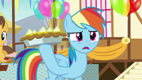 Rainbow Dash "staring more than usual" S7E23
