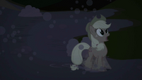 Slipping Applejack S2E2