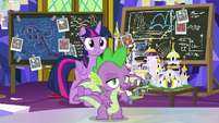 Spike "come up with some great security" S9E4