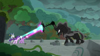 Starlight and Twilight clash with Pony of Shadows S7E26