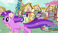 Amethyst Star runs past ponies and Spike S8E18