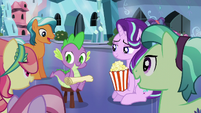 Spike and his Crystal Pony fans S6E1