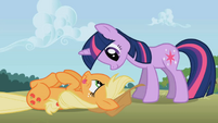 Twilight is happy to see Applejack in one piece S1E04