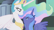 Luna accepting Celestia's friendship S1E02