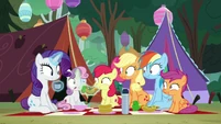 Sisters notice web on Sweetie Belle's face S7E16.png (915 KB)