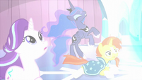 Starlight, Luna, and Sunburst about to get crystallized S6E2