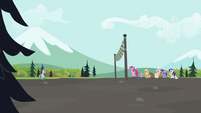 Tank with Rainbow making their way towards finish line S2E07