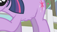 Twilight's stomach grumbles again S1E03