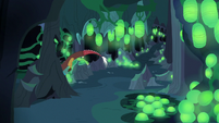 Discord hiding in the nursery hive S6E26