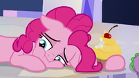 Pinkie Pie eating cupcake in sorrow S9E14