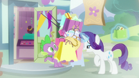 Spike and Rarity shopping in flashback S9E19