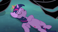 Twilight about to be attacked S4E02