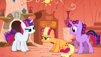 Rarity, Applejack and Twilight makeovers S01E08