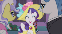 Hmmm...Rarity looks adorable.