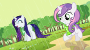 Rarity and Sweetie Belle playing in the rain S2E5