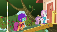 Sweetie Belle and Scootaloo entering the clubhouse S6E4