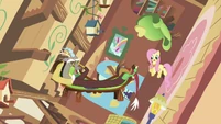 Discord and Fluttershy talking in a spinning house, so trippy.