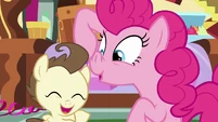 Pinkie Pie imitating a piggy S7E19.png (775 KB)