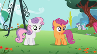 Scootaloo and Sweetie Belle looking S2E06