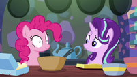 Starlight Glimmer looks at Pinkie Pie S6E21