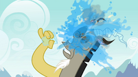 Discord splashes himself with water S4E25