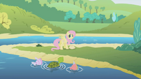 Fluttershy at the lake S1E05