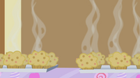 Freshly baked muffins S1E04