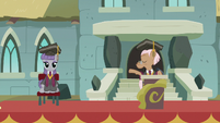 Maud Pie sitting on the ceremony stage S7E4