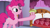 Pinkie shows a strawberry cinnamon cilantro cupcake S5E14
