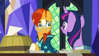 Sunburst looking excitedly at Twilight Sparkle S7E24.png (907 KB)