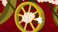 Carriage with flower-covered wheels S7E8