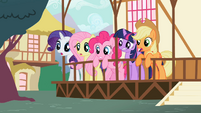 Ponies looking surprised S2E7