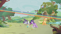 Rainbow soaring around her friends' vicinity S1E10