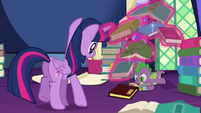 Spike under a pile of books S5E23