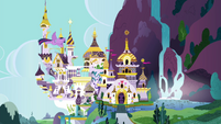 Twilight flies to Canterlot S4E25