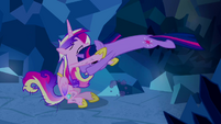 Twilight pouncing at Princess Cadance S2E26