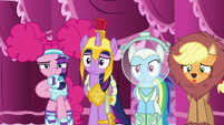 Ponies bewildered by Fluttershy's costume choice S5E21