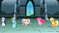 Rarity, Rainbow Dash, Fluttershy, Pinkie Pie, Applejack panning shot S1E2