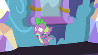 Spike flying down the castle hallway S9E19