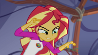 Sunset Shimmer trying to levitate the bottle EG4