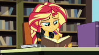 Sunset writes to Princess Twilight again EG3